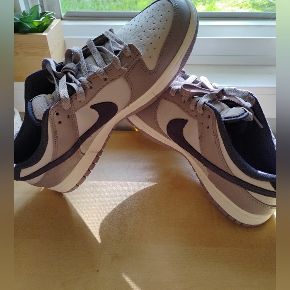 Nike Men’s Athletic Shoes Gray and Purple Low-Top Sneakers - Picture 6 of 12